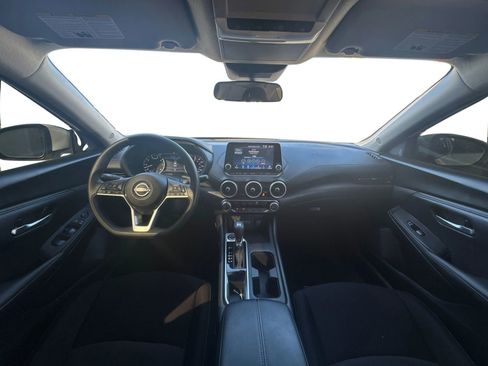 Used 2025 Nissan Sentra SV FWD image 14
