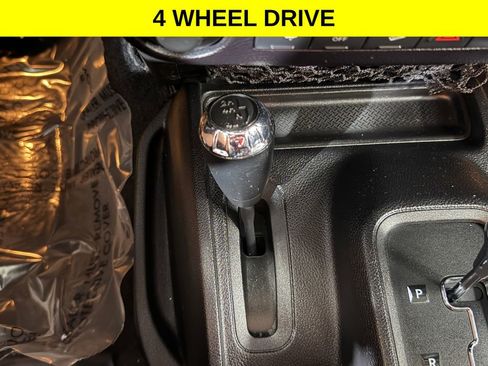 Used 2015 Jeep Wrangler Unlimited Sahara w/ Connectivity Group AWD/4WD image 2