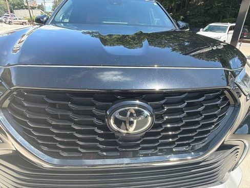 Used 2023 Toyota Highlander XSE AWD/4WD image 22