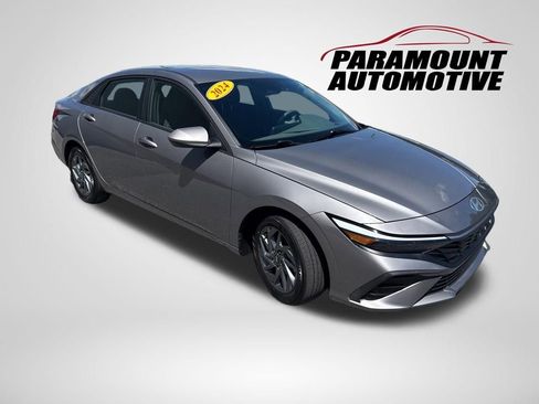 Used 2024 Hyundai Elantra SEL FWD image 3