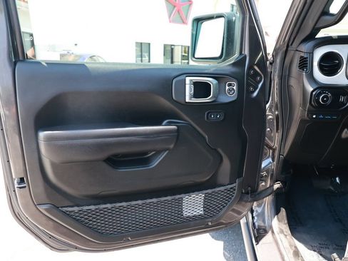 Used 2024 Jeep Wrangler Unlimited AWD/4WD image 17