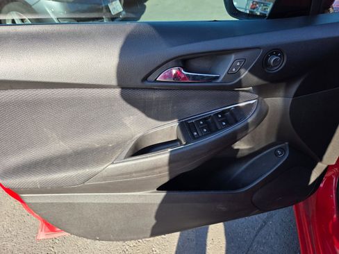 Used 2018 Chevrolet Cruze LT FWD image 5