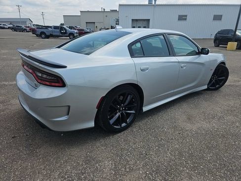 Used 2019 Dodge Charger Scat Pack w/ Navigation & Travel Group RWD image 5