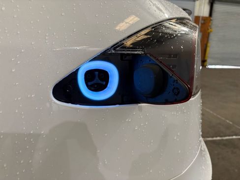 Used 2021 Tesla Model S Plaid image 14