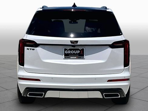 Used 2025 Cadillac XT6 Premium Luxury FWD image 5