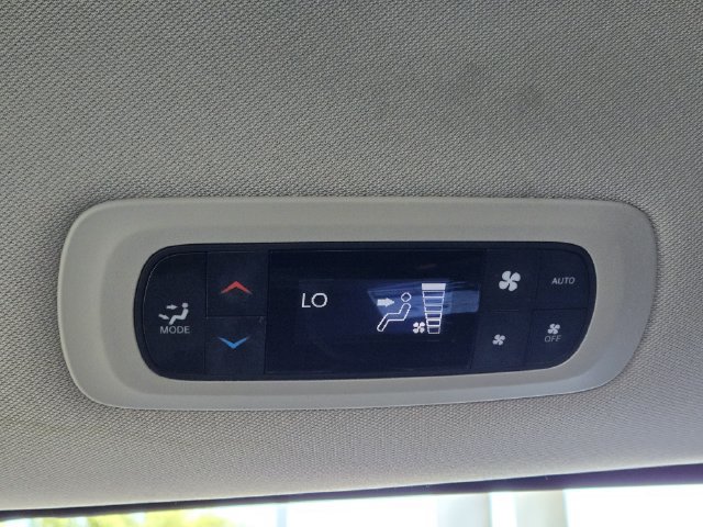 Certified 2023 Chrysler Pacifica Touring-L FWD image 29