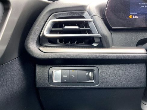 Used 2026 Chevrolet Traverse LT FWD image 33