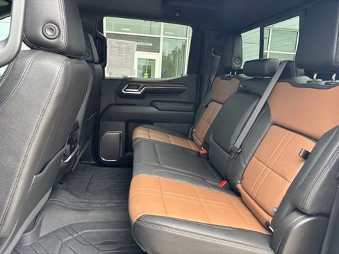 Used 2024 Chevrolet Silverado 1500 High Country w/ High Country Premium Package image 27