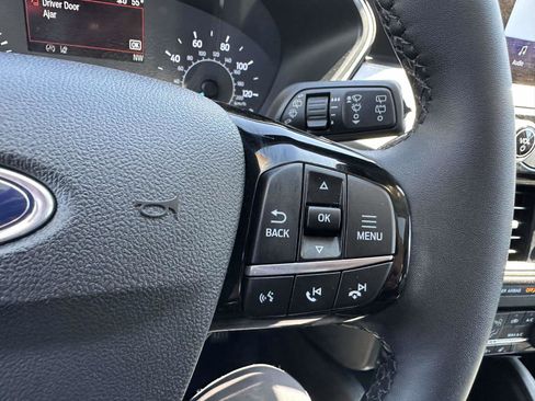 Used 2022 Ford Escape SEL image 31