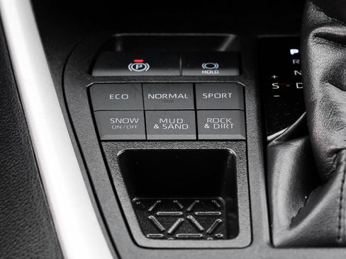 Certified 2025 Toyota RAV4 XLE AWD/4WD image 37