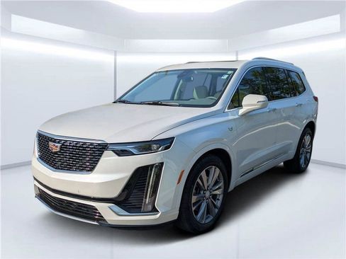 Used 2024 Cadillac XT6 Premium Luxury FWD image 7