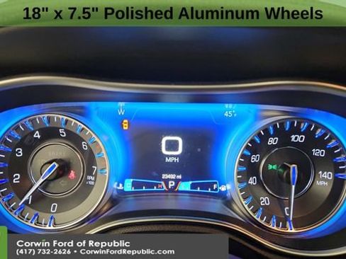 Used 2021 Chrysler 300 Touring w/ Driver Convenience Group image 14