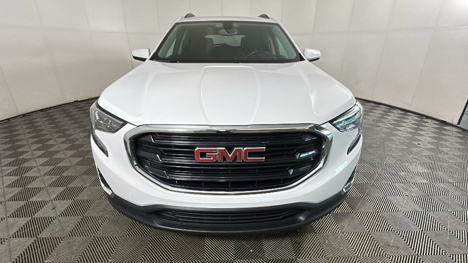 Used 2019 GMC Terrain SLE w/ Driver Convenience Package AWD/4WD image 9