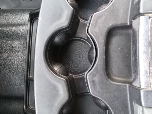 Used 2013 RAM 2500 Tradesman w/ Chrome Appearance Group image 17