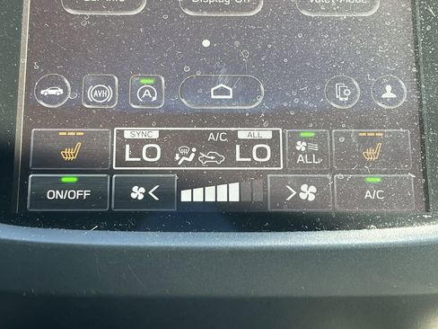 Certified 2025 Subaru Forester Premium AWD/4WD image 35