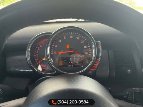 Used 2015 MINI Cooper 4-Door Hardtop image 2