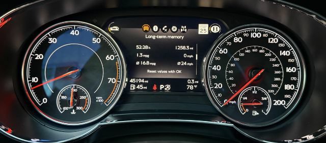 Used 2017 Bentley Bentayga AWD/4WD image 23