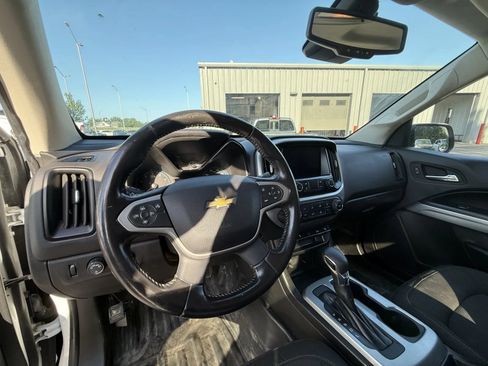 Used 2022 Chevrolet Colorado LT w/ Fleet Safety Package AWD/4WD image 8