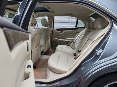 Used 2016 Mercedes-Benz E 350 Sedan image 15