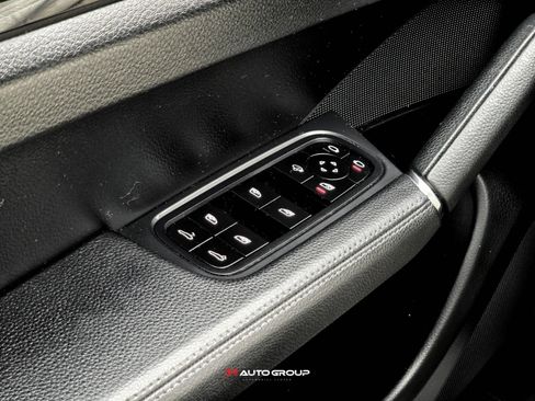 Used 2022 Porsche Cayenne Coupe AWD/4WD image 43