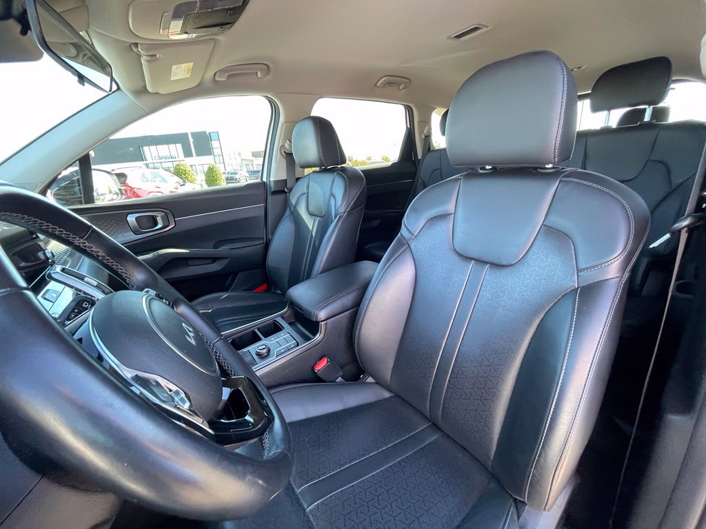 Certified 2023 Kia Sorento S FWD image 22