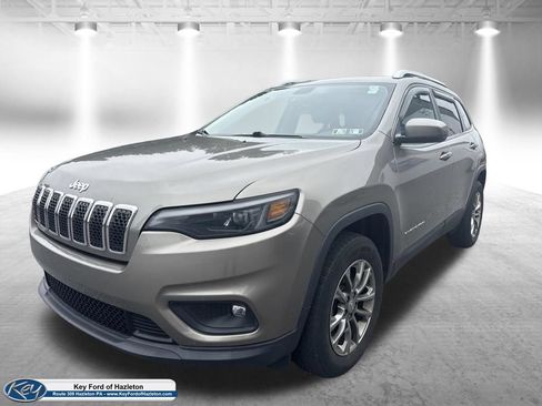 Used 2020 Jeep Cherokee Latitude Plus w/ Comfort/Convenience Group AWD/4WD image 3