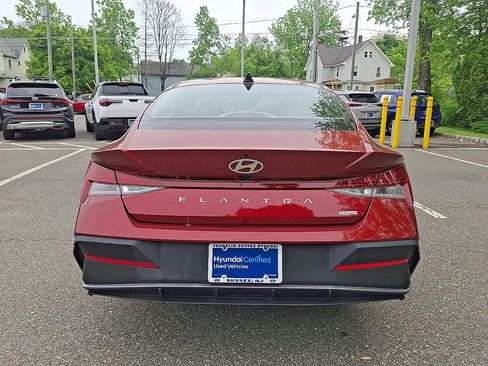 Used 2024 Hyundai Elantra Blue FWD image 22