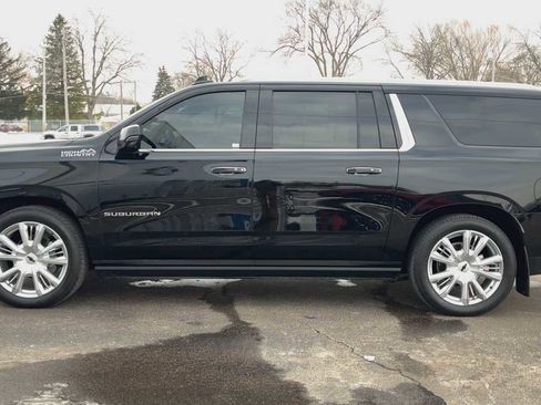 Certified 2024 Chevrolet Suburban High Country image 5