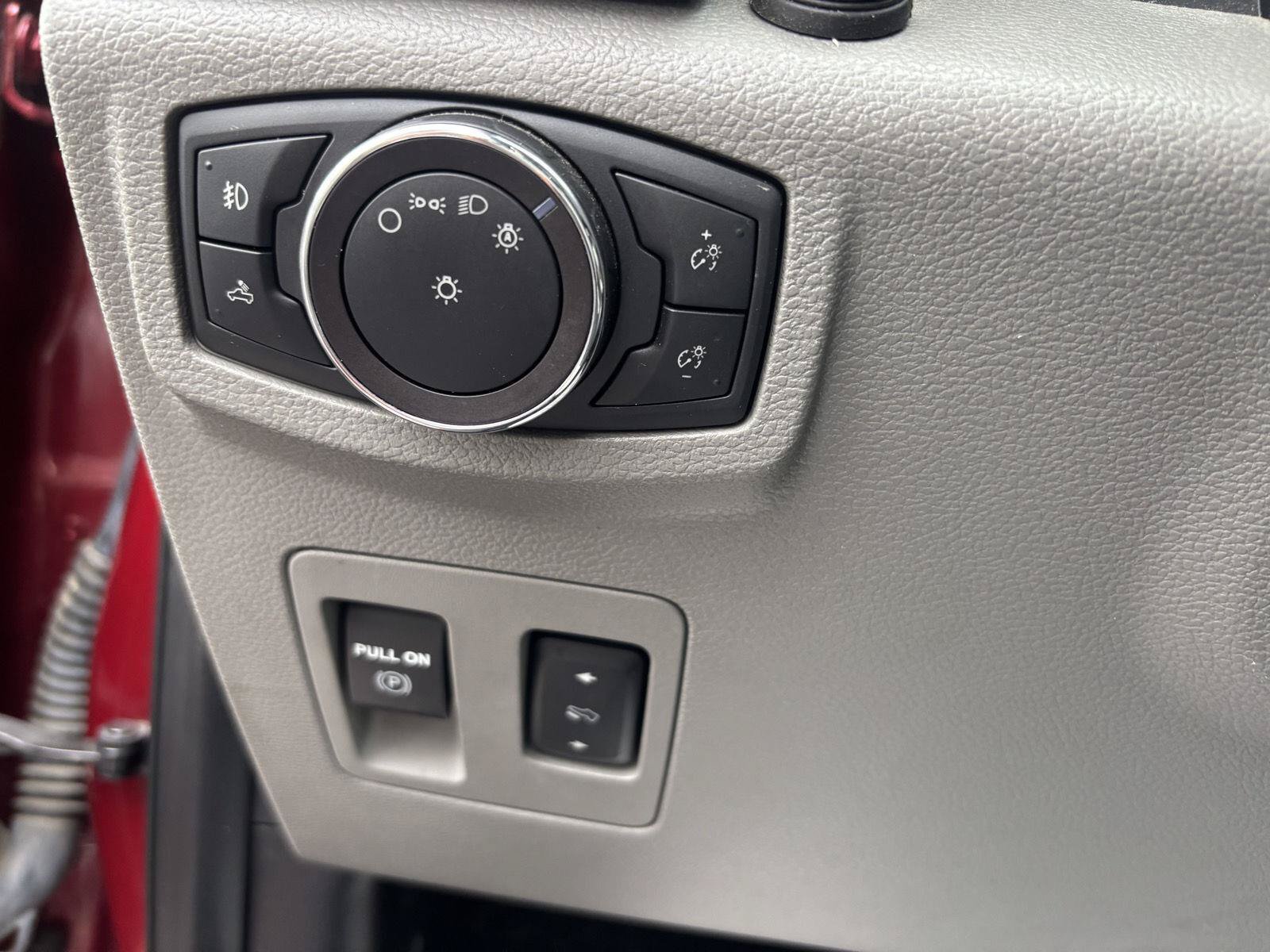 Used 2019 Ford F150 XLT w/ Equipment Group 302A Luxury AWD/4WD image 17