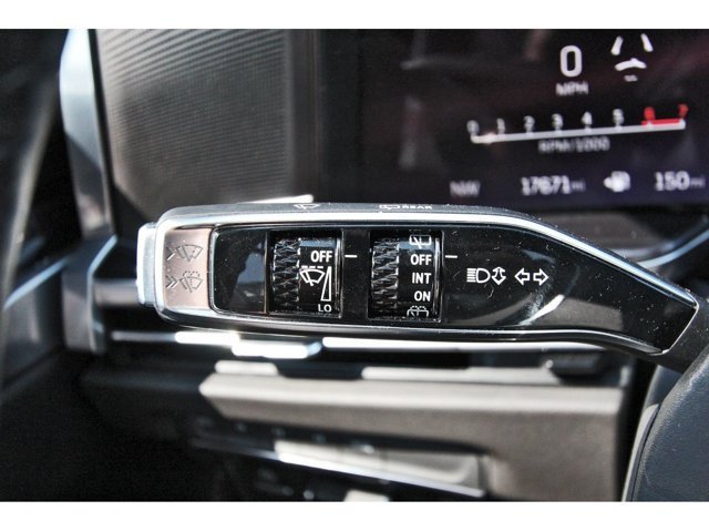 Used 2025 Cadillac Escalade ESV Sport AWD/4WD image 19