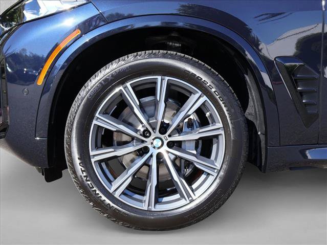 Used 2026 BMW X5 xDrive40i w/ M Sport Package AWD/4WD image 10