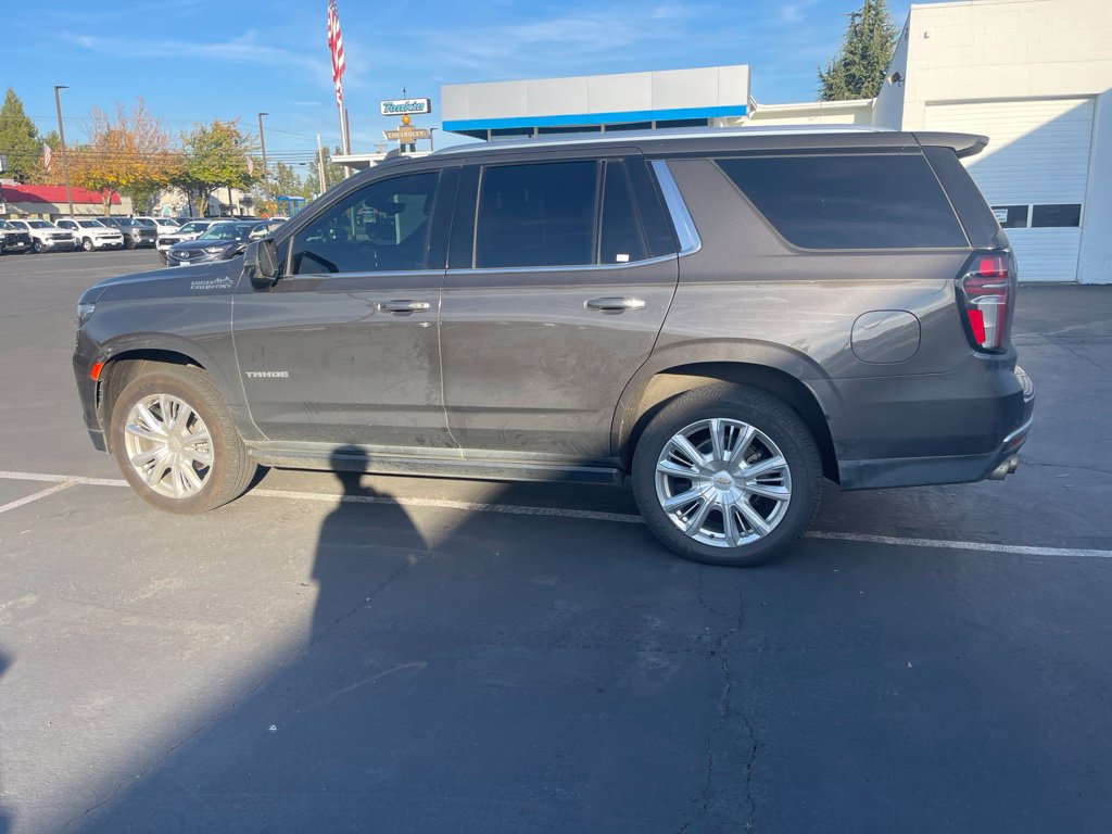 Used 2021 Chevrolet Tahoe High Country w/ Premium Package AWD/4WD image 6