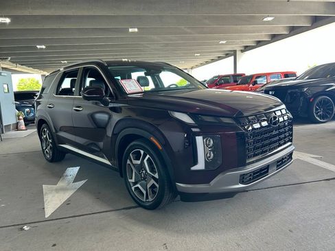 Used 2024 Hyundai Palisade Limited FWD image 7
