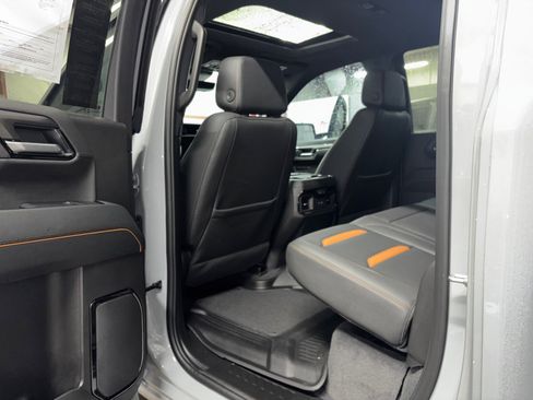 Certified 2025 GMC Sierra 1500 AT4 w/ AT4 Premium Package image 36
