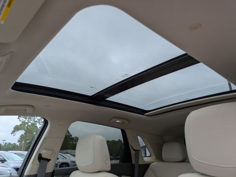 Used 2022 Cadillac XT5 Premium Luxury w/ Technology Package image 9