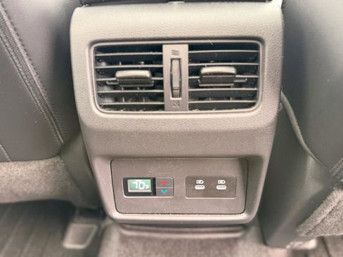 Used 2024 Nissan Rogue SL w/ SL Premium Package image 30