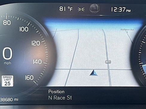 Used 2016 Volvo XC90 T6 Momentum image 22