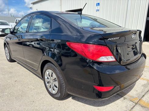 Used 2017 Hyundai Accent SE image 3