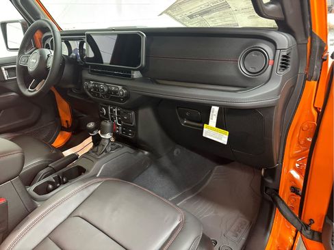 New 2025 Jeep Wrangler Rubicon w/ Convenience Group image 11