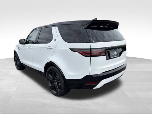 Used 2025 Land Rover Discovery Dynamic SE AWD/4WD image 3