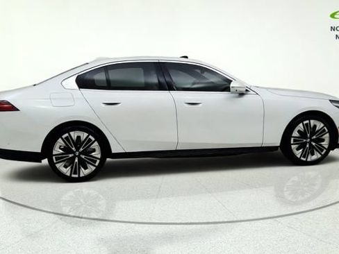 Used 2026 BMW 540i xDrive AWD/4WD image 8