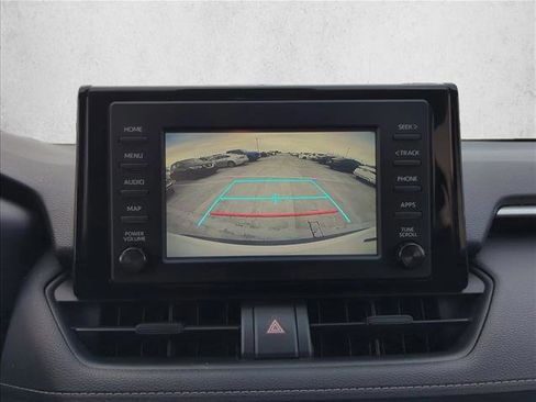 Used 2019 Toyota RAV4 LE image 18