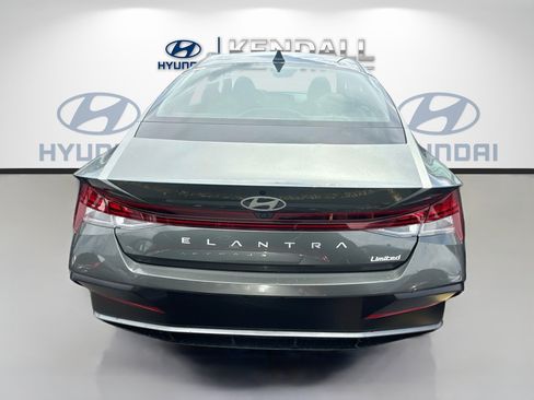 New 2026 Hyundai Elantra Limited FWD image 5