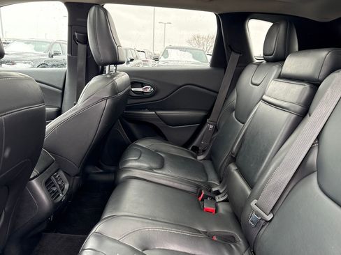 Used 2015 Jeep Cherokee Limited image 14