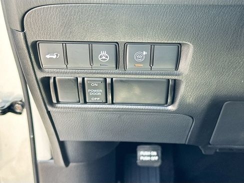Used 2023 Nissan Armada SL w/ Captain's Chairs Package RWD image 10