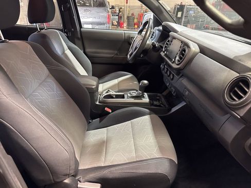 Certified 2023 Toyota Tacoma TRD Off-Road AWD/4WD image 13