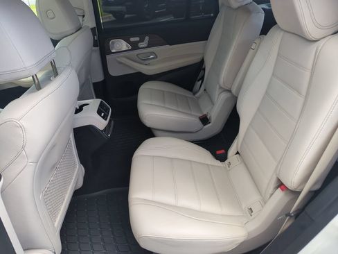 Used 2021 Mercedes-Benz GLS 450 4MATIC image 30