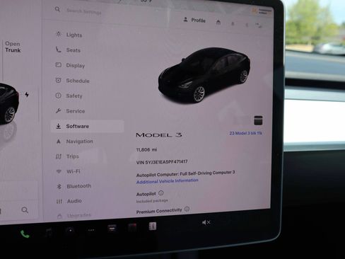 Used 2023 Tesla Model 3 Standard Range image 25