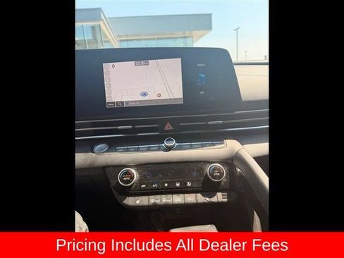 Used 2023 Hyundai Elantra SEL w/ Convenience Package FWD image 7