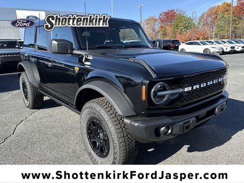 New 2025 Ford Bronco Badlands w/ Sasquatch Package image 1